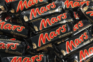 Photo of Mars loves Earth: iconic Mars bar set to be certified carbon neutral by January 2023