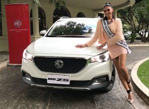 Photo of Miss Universe Philippines 2021 Beatrice Luigi Gomez receives her brand-new MG ZS Alpha Crossover SUV