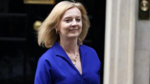 Photo of Liz Truss must set deadline for new EU deal over Northern Ireland protocol, say unionists