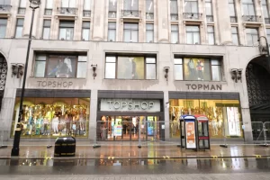 Photo of Philip Green could gain £2.5m payout on former Topshop branch