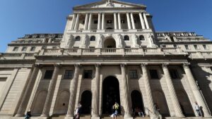 Photo of Bank of England lifts interest rates to 0.5%