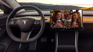 Photo of Watching TV in self-driving cars to be allowed in Highway Code change