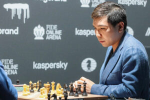 Photo of Wesley So bows to Mamedyarov, but still in contention