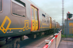Photo of Unions pile pressure on bosses after Labour controlled Merseyrail agree 7% pay deal