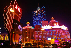 Photo of Macau shuts all its casinos to curb COVID, gaming shares plunge