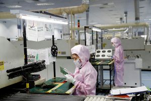 Photo of Manufacturing activity grows for 14th straight month as economy reopens