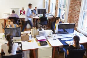 Photo of Majority of UK office workers want four-day week and hybrid work