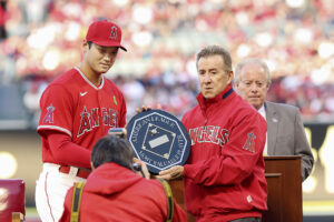 Photo of Los Angeles Angels owner Arte Moreno to explore selling team