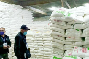 Photo of Agents seize P220 million worth of sugar in three separate raids