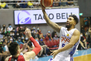 Photo of Reyes-less Tropang Giga shoots for 2-0 series lead
