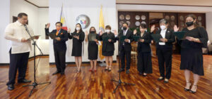 Photo of Romualdez inducts officers of publishers’ trade group UPMG