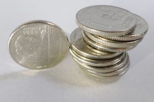 Photo of Peso drops vs dollar on GDP, trade reports