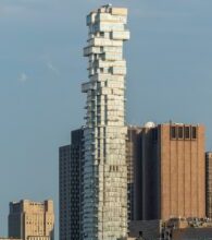 Photo of Retailer’s CFO plunges to death at NYC’s Jenga tower
