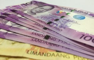 Photo of Peso slides to record low, boosting case for bigger hikes