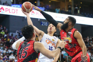 Photo of RR Pogoy averages league-best 18.9 points in Philippine Cup