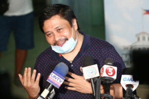 Photo of Senator Estrada says pitch to ban foreign shows and films just out of ‘frustration’ 