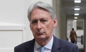 Photo of Cryptocurrency firm advised by Philip Hammond withdraws UK application