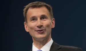 Photo of Truss appoints Jeremy Hunt as chancellor after sacking Kwarteng in bid to steady the economy