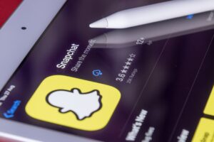 Photo of Snap’s slowing ad growth sends inflation fears through tech sector