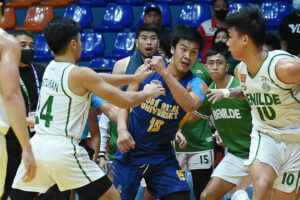 Photo of Reduced to 5 players, Heavy Bombers face Golden Stags
