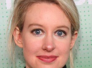 Photo of US seeks 15 years for Elizabeth Holmes over Theranos fraud