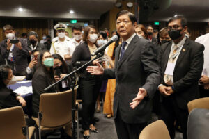 Photo of Marcos to promote seamless passage for seafarers in APEC Summit 