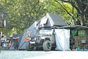 Photo of Jeep, Overland Kings hold campground cook-off