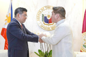 Photo of Senate leader discusses tourism, business prospects with Vietnam