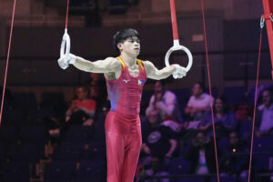 Photo of Yulo advances in 3 events plus all-around at World Gymnastics