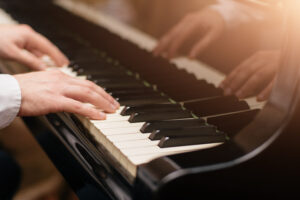 Photo of What is a good age to start piano lessons?