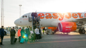 Photo of EasyJet bumps up its ticket prices by 20 per cent as losses soar to £2bn