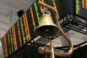 Photo of Main index ends flat ahead of key economic data