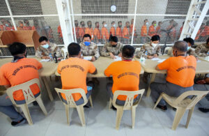 Photo of Another 328 Philippine prisoners released