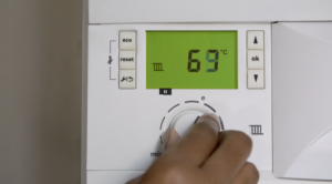 Photo of UK government TV ad urges households to take 30 seconds to reduce energy bills