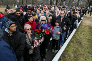 Photo of Lisa Marie Presley mourned in memorial service at Graceland
