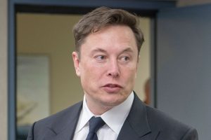 Photo of Musk says his SpaceX shares could have also helped fund taking Tesla private