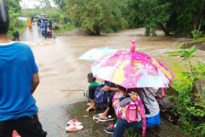 Photo of Flooding, landslides claim 35 lives, displace thousands since start of the year 