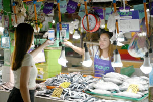 Photo of Paleng-QR payment system launched in Bohol’s Tagbilaran market 