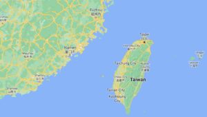 Photo of US warship sails through sensitive Taiwan Strait; China angered