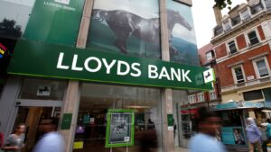 Photo of Lloyds promises bumper payout for shareholders