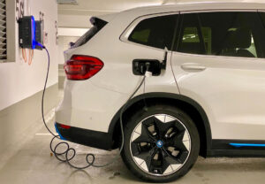Photo of Electric vehicle rollout strategy to incentivize ‘green’ transport routes