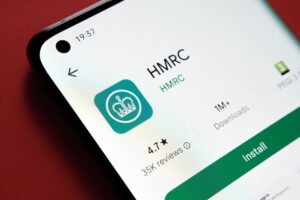 Photo of 65,000 customers use HMRC app to pay their Self Assessment bill