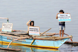Photo of Philippine fishermen oppose land reclamation projects