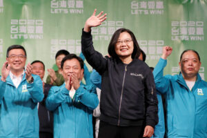 Photo of Taiwan president defiant after China threatens retaliation for US trip