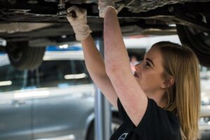 Photo of 50% of women say they would not consider working in the motor industry