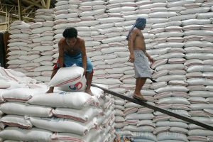 Photo of Well-milled rice prices rise in four regional trading centers