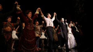 Photo of Phantom of the Opera closes in New York with star-studded bash