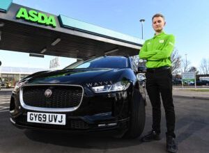 Photo of Asda and Wayve launch UK’s largest self-driving grocery home delivery trial