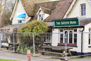 Photo of Over 150 pubs have shut this year as energy bills soar