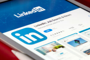 Photo of LinkedIn cuts over 700 jobs, phases out China app as demand wavers